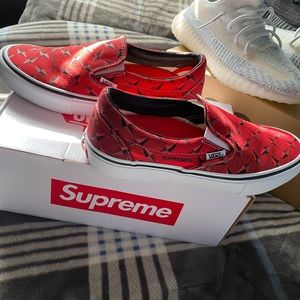 Size 8 supreme slip on vans